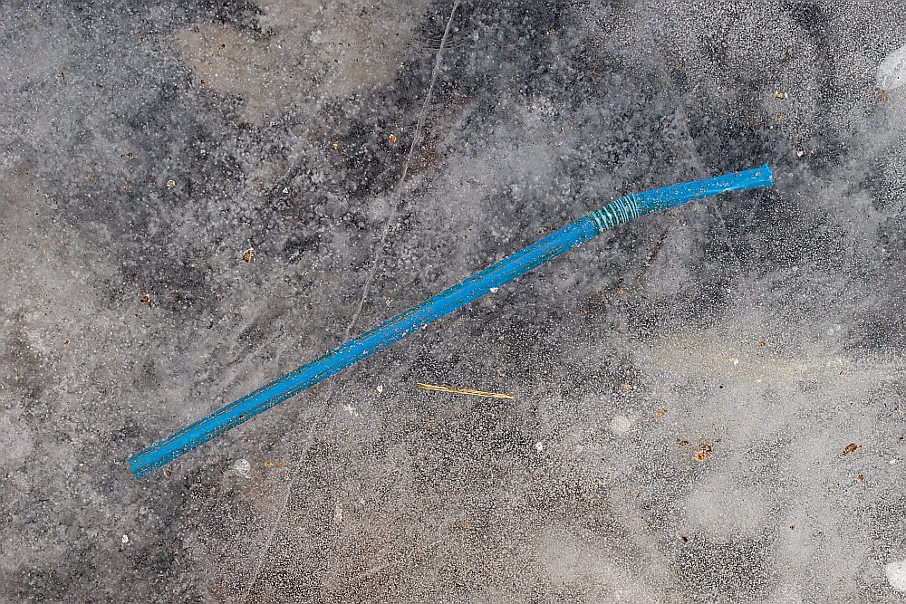 frozen ice drinking straw